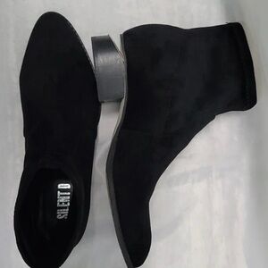 Silent D black cut out heel booties size 6